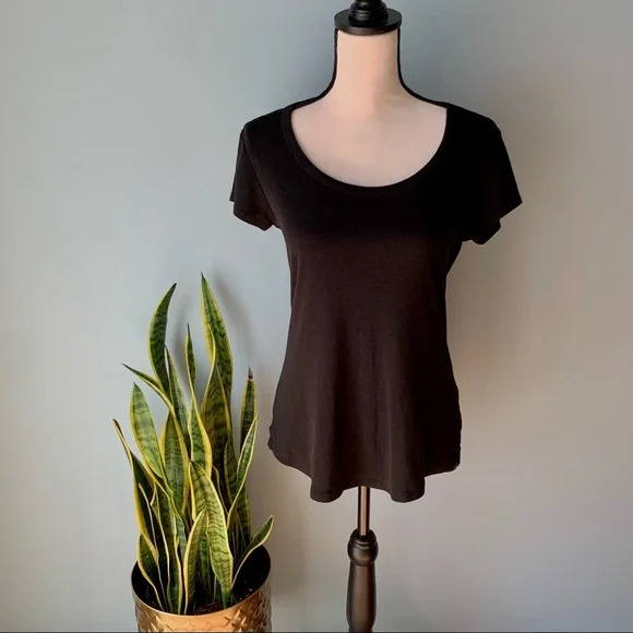 ❗️Sold❗️ Cynthia Rowley Black Scoop Neck Short Sleeve Tee • Medium - Picture 1 of 5